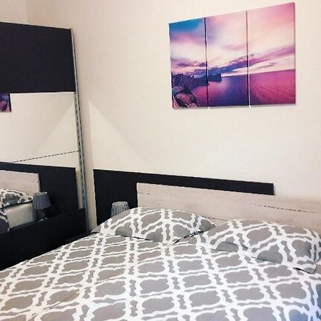 Apartment Nena Near The City Center With Free Parking Pula Exterior photo