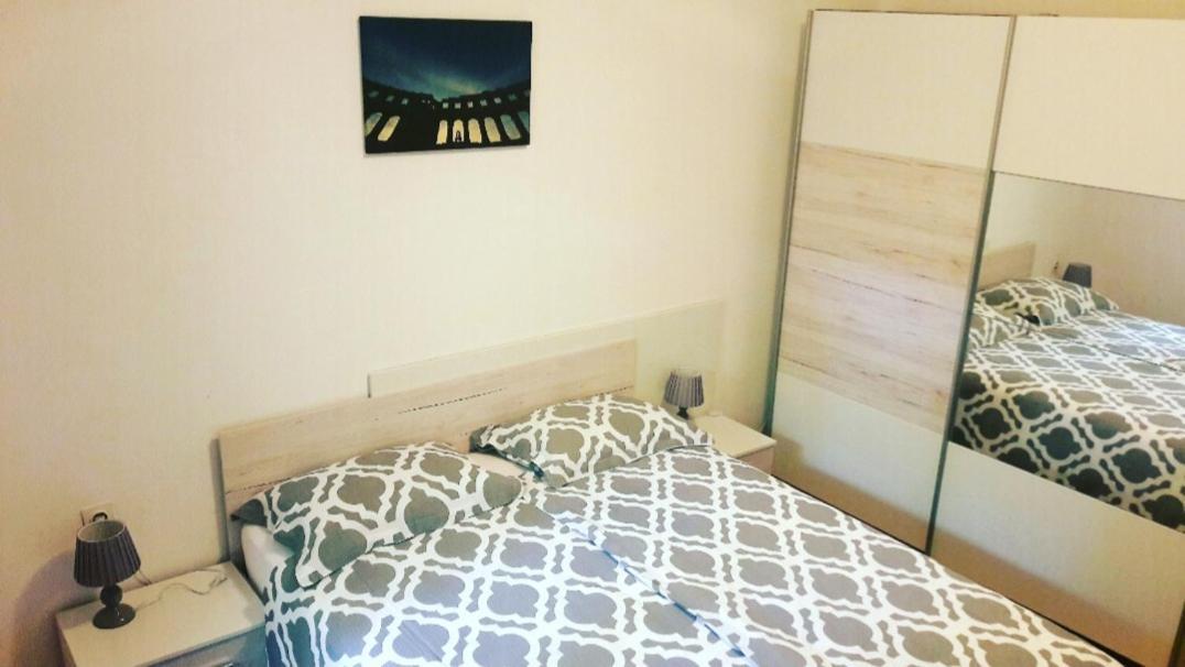 Apartment Nena Near The City Center With Free Parking Pula Exterior photo