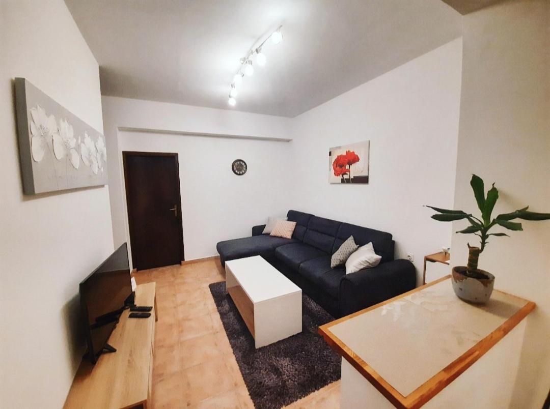 Apartment Nena Near The City Center With Free Parking Pula Exterior photo